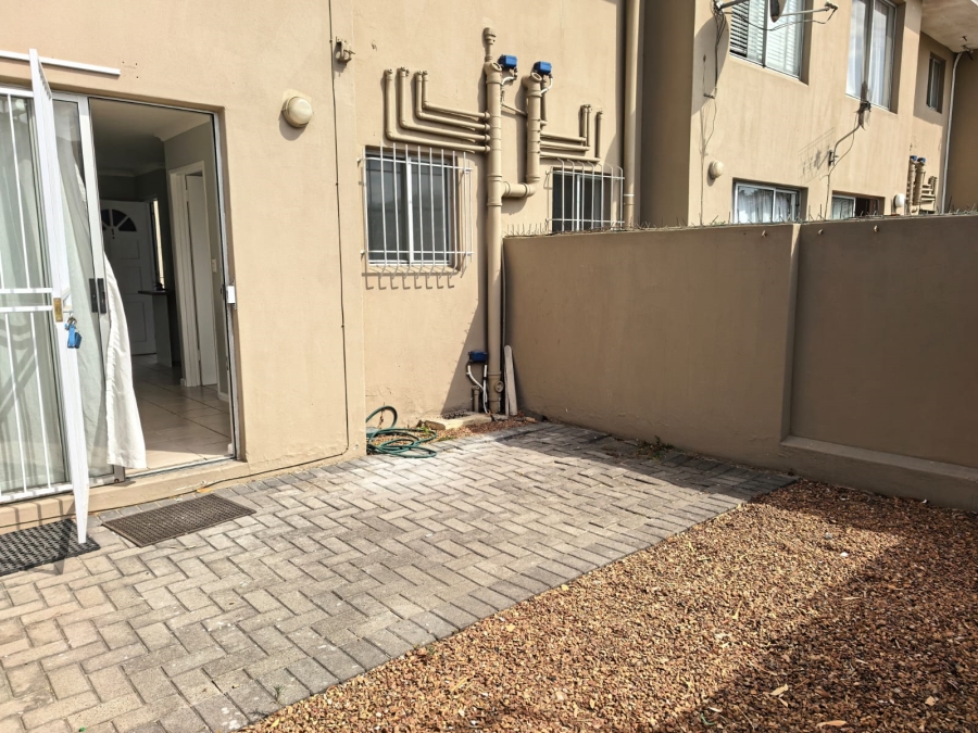 1 Bedroom Property for Sale in Table View Western Cape